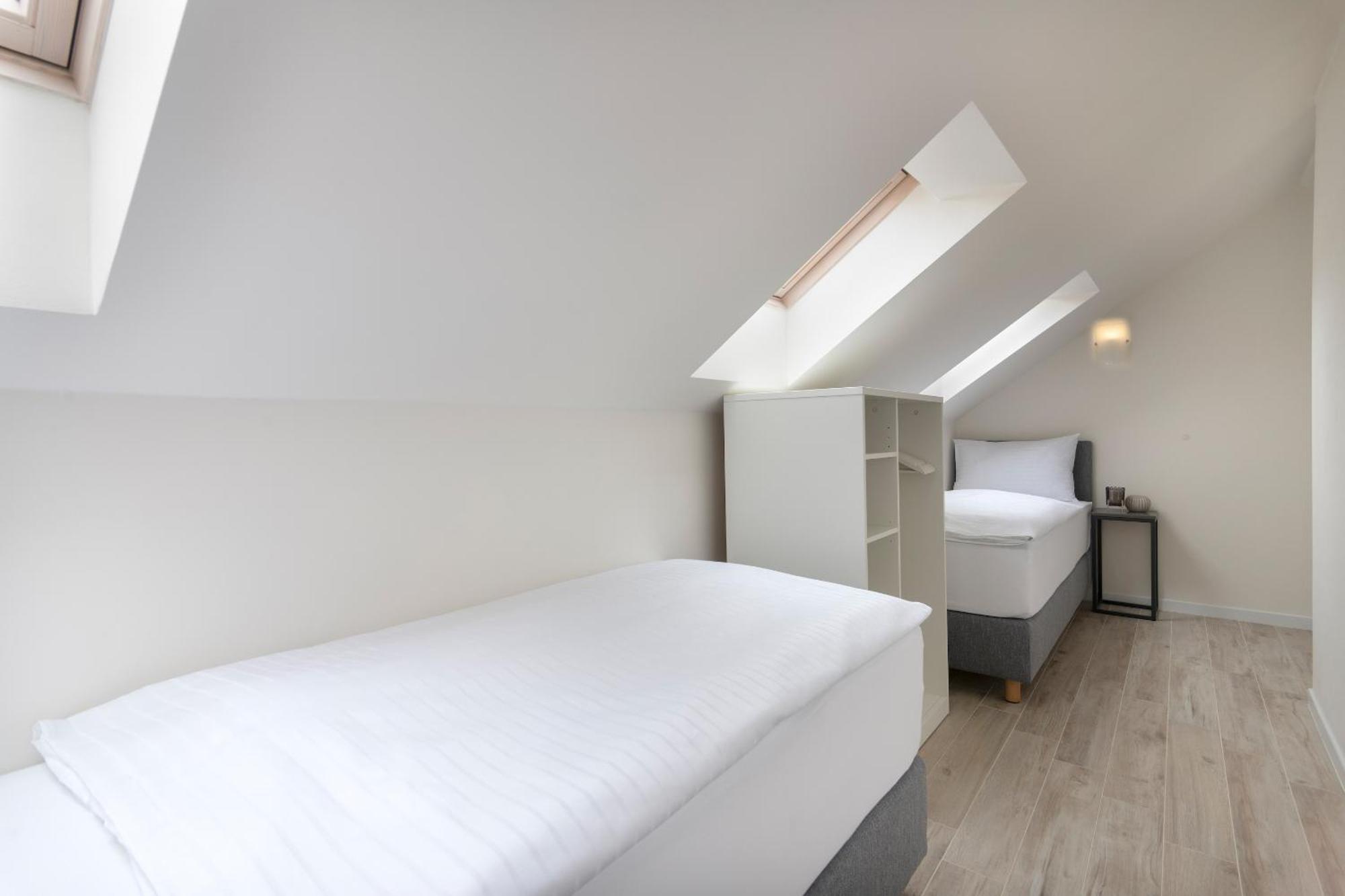 Kinsky Garden Apartments And Suites By Dwellfort Prague Room photo